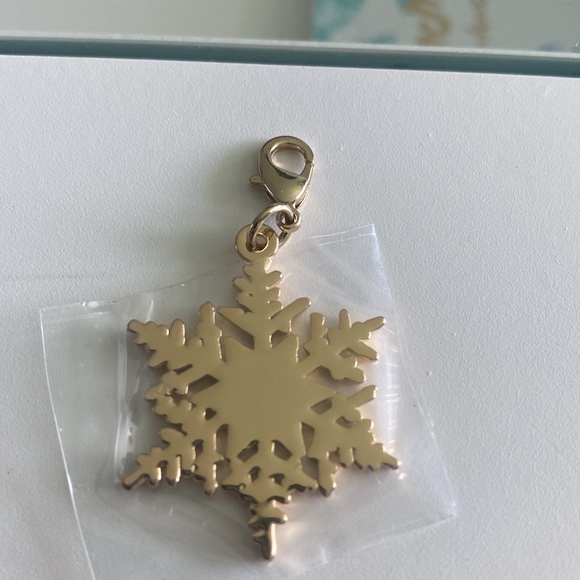 YSL promotional Gold limited edition charm. - Picture 3 of 3